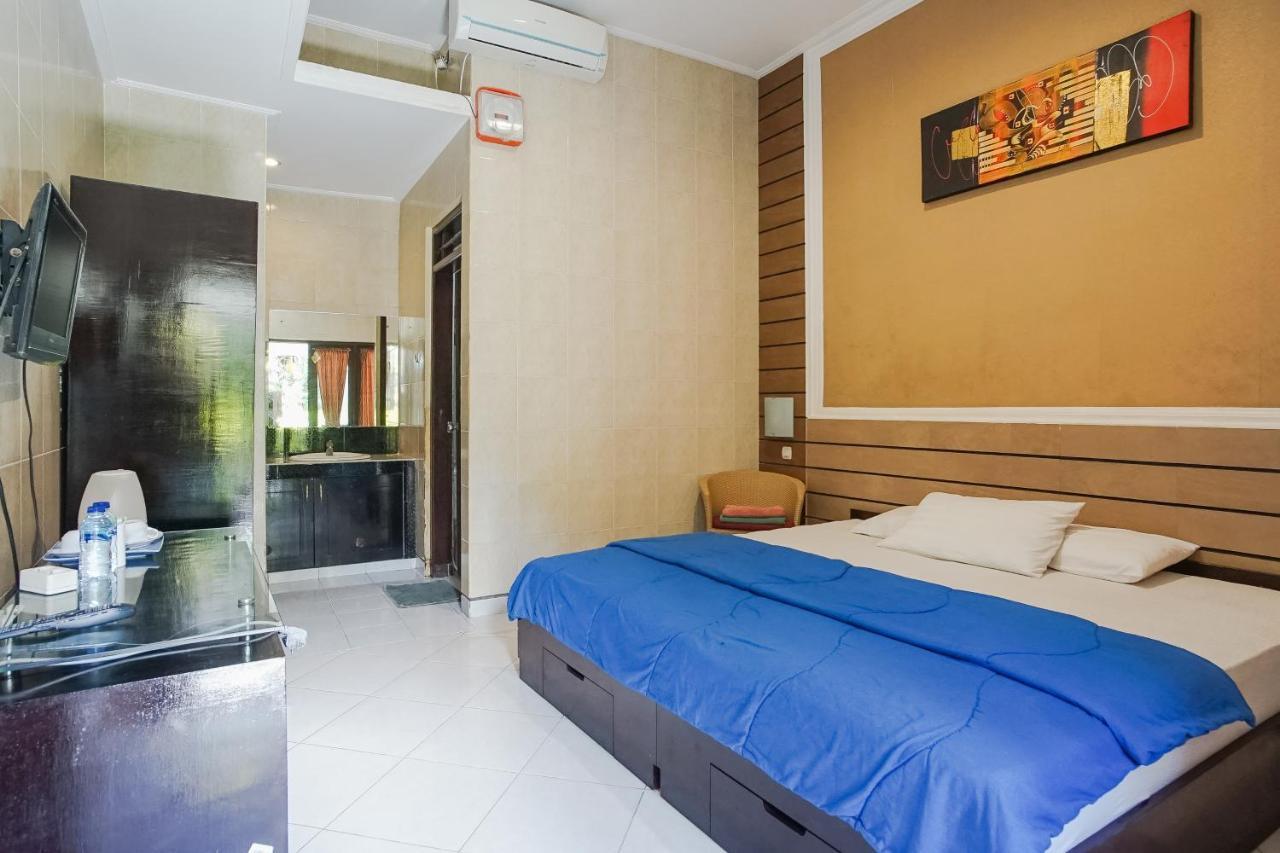 Denays Guesthouse Jimbaran エクステリア 写真