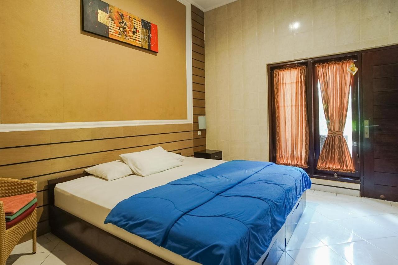 Denays Guesthouse Jimbaran エクステリア 写真
