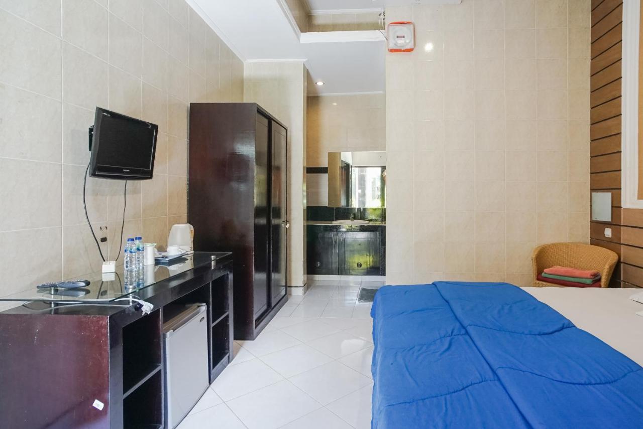 Denays Guesthouse Jimbaran エクステリア 写真