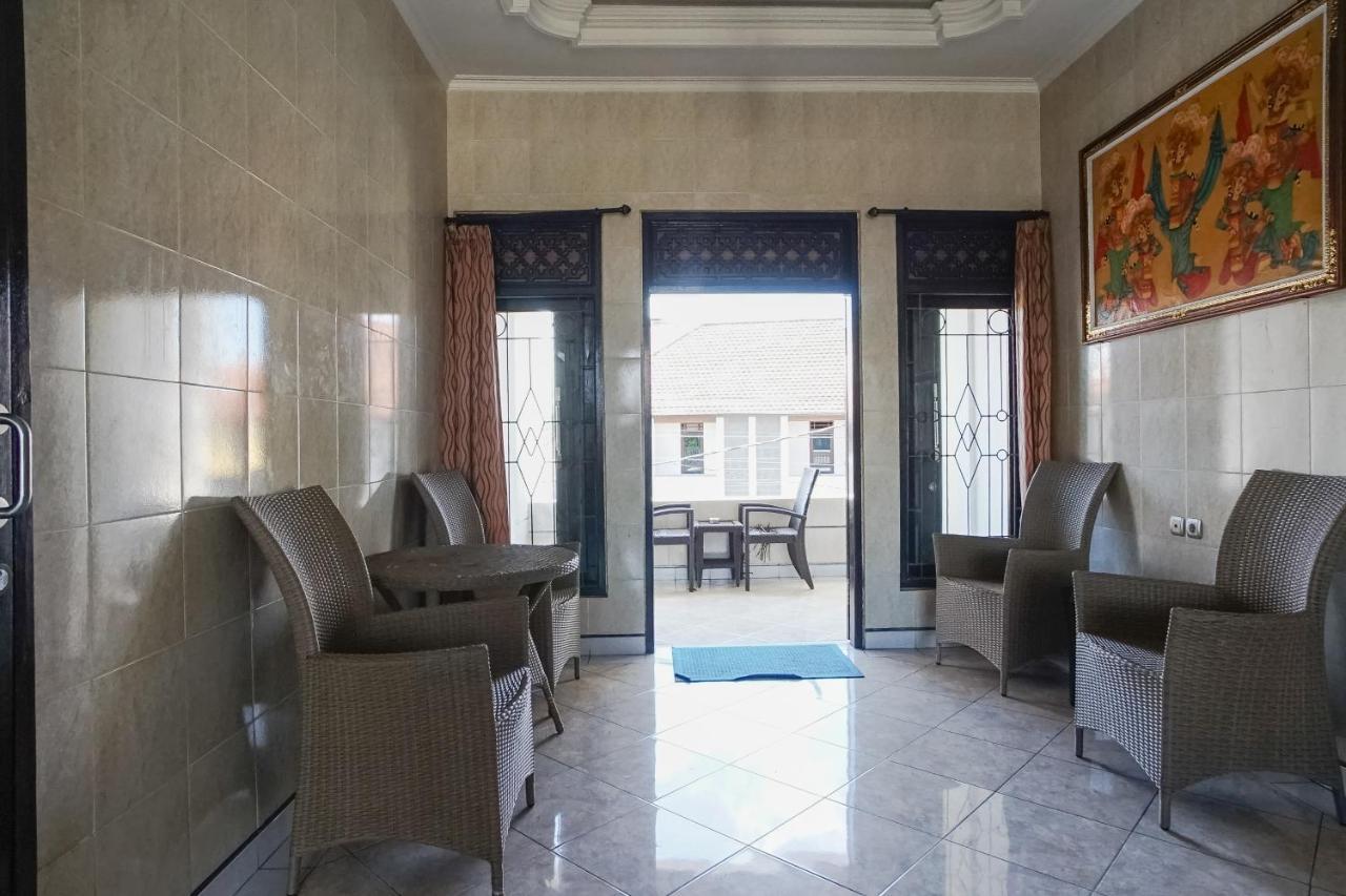 Denays Guesthouse Jimbaran エクステリア 写真
