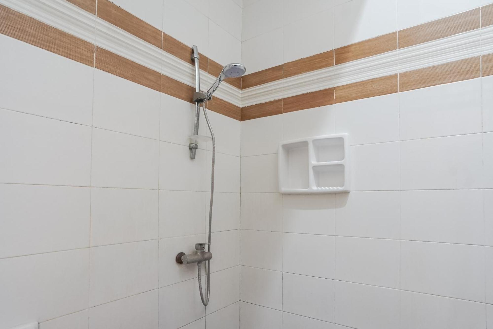 Denays Guesthouse Jimbaran エクステリア 写真