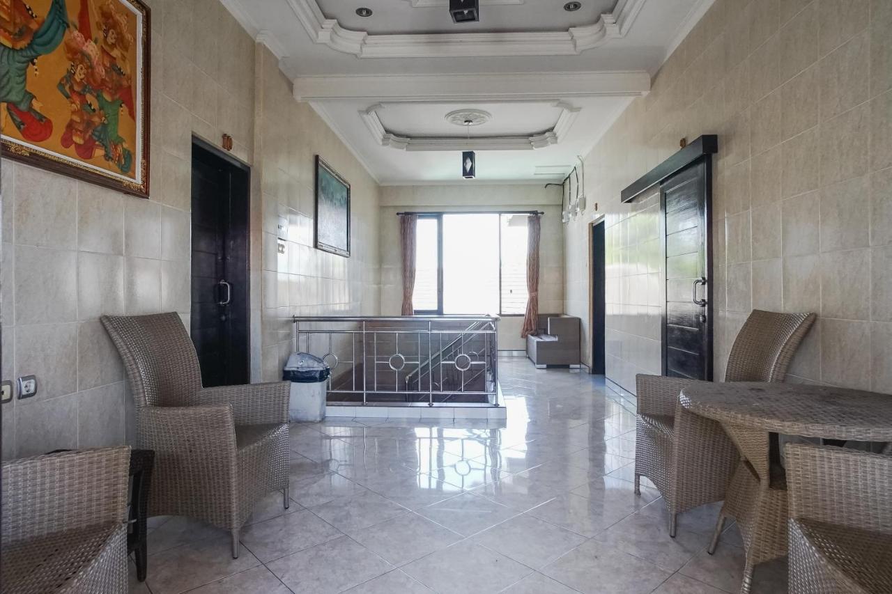 Denays Guesthouse Jimbaran エクステリア 写真