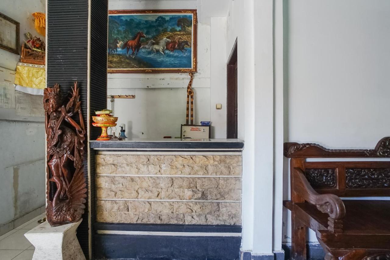 Denays Guesthouse Jimbaran エクステリア 写真